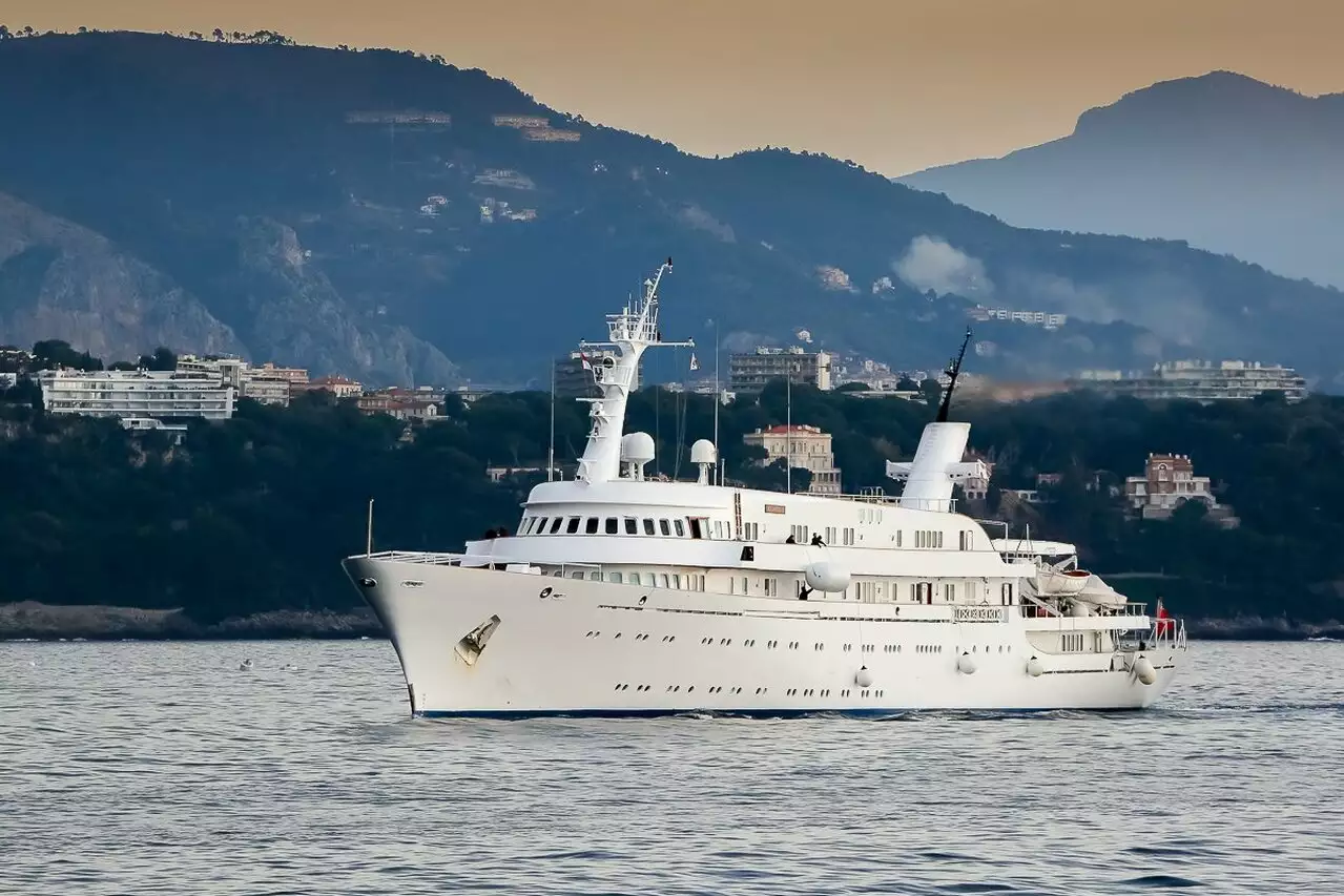 yacht Atlantis II – 116m – Chantiers navals helléniques - famille Niarchos