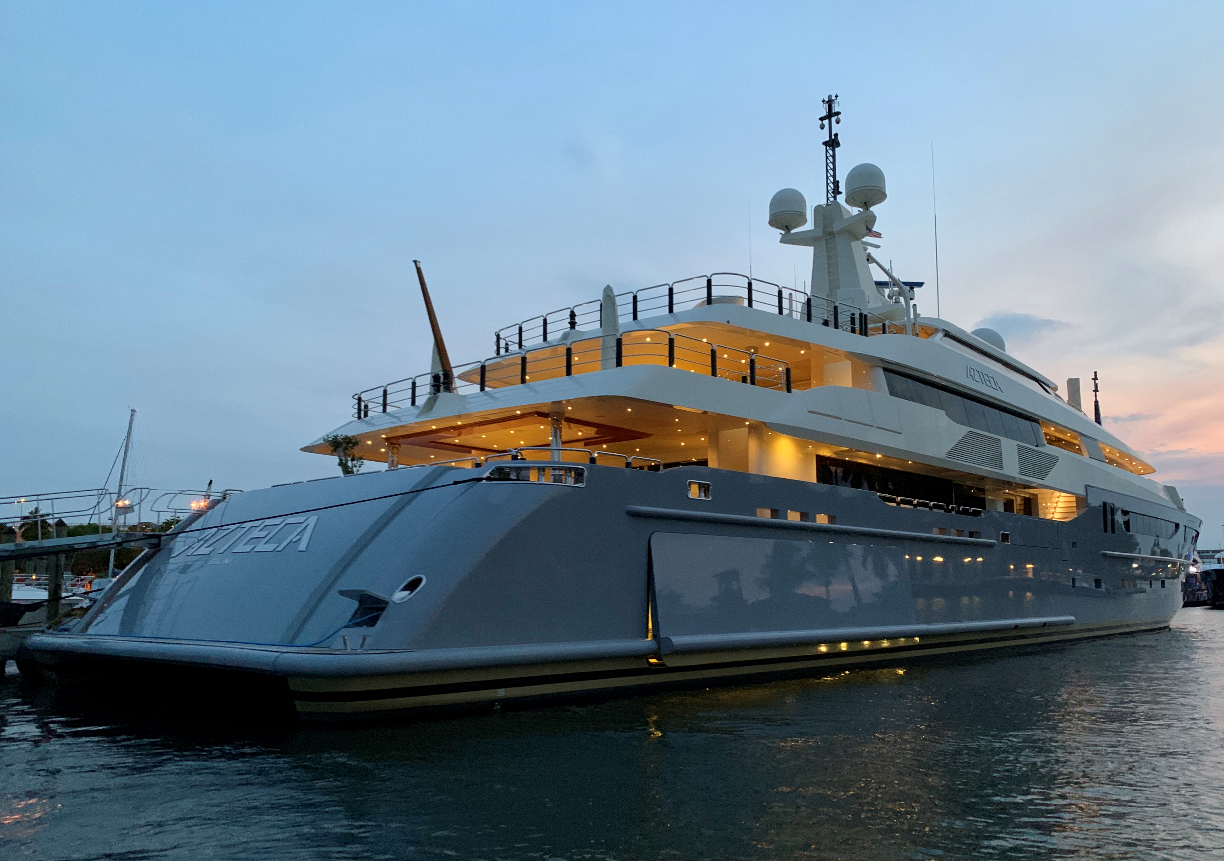 ARBEMA Yacht • (ex AZTECA) • CRN Spa • 2010 • Owner Ricardo Salinas Pliego ARBEMA Yacht - (ex AZTECA) - CRN Spa - 2010 - Propriétaire Ricardo Salinas Pliego