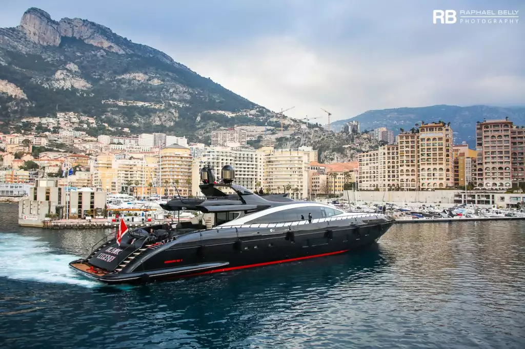 yacht Black Legend – 50m – Overmarine