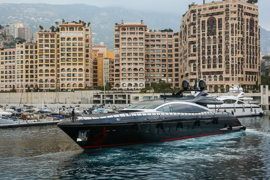 yacht Black Legend – 50m – Overmarine