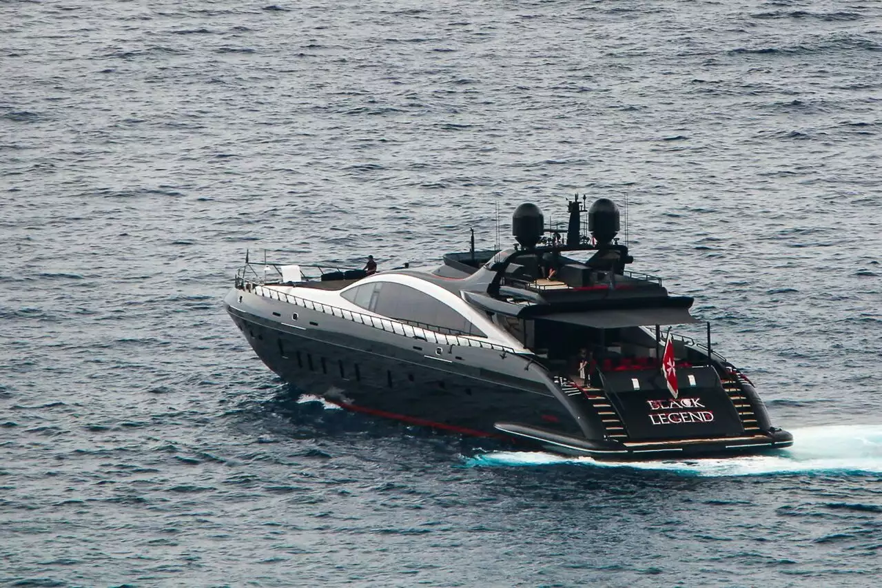 jacht Black Legend - 50m - Overmarine