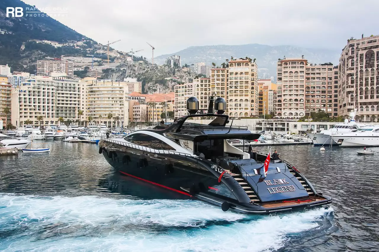 Iate Black Legend – 50m – Overmarine