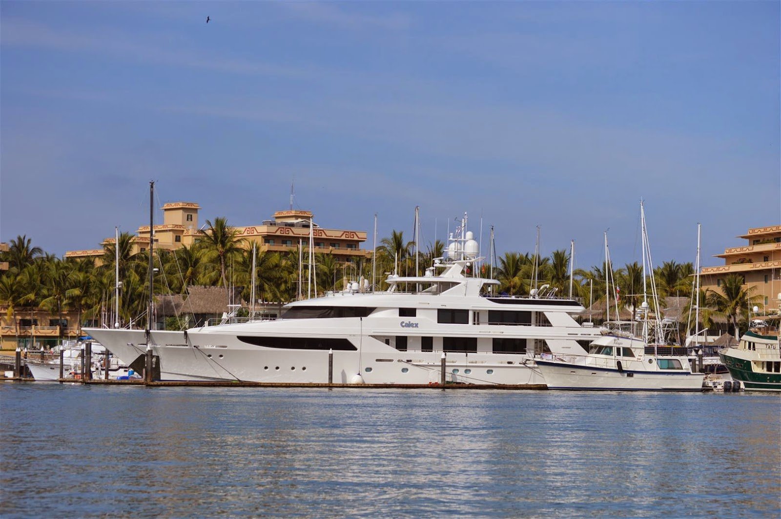 VALINOR Yacht • Westport • 2013 • Owner 