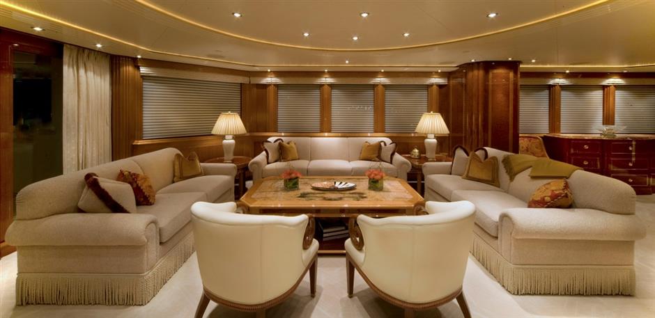 yacht Calex interior