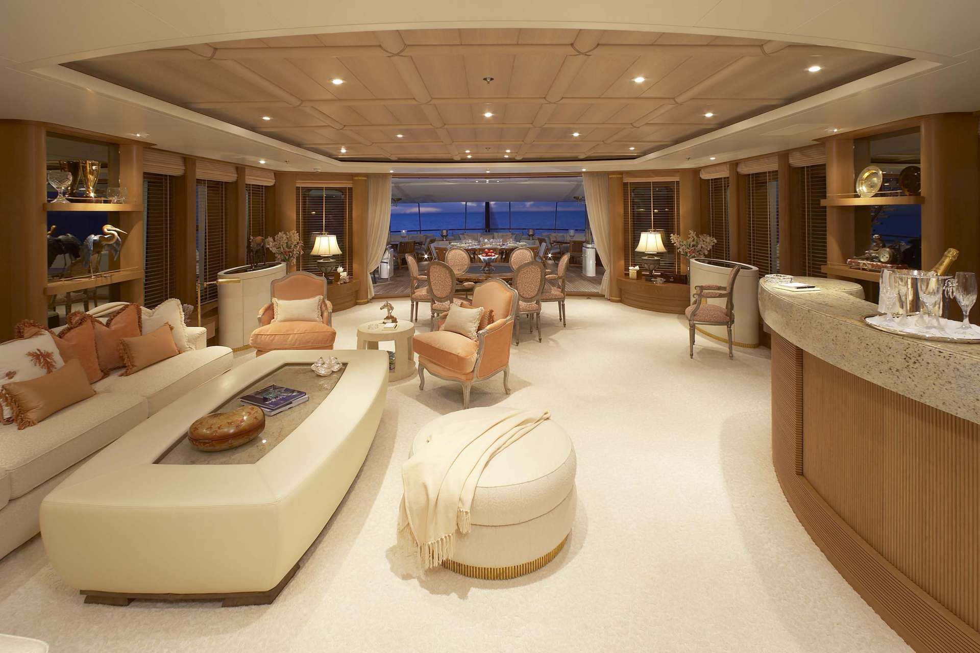 interno dell'yacht Callisto