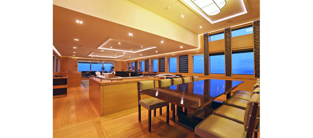 yacht DB9 interior