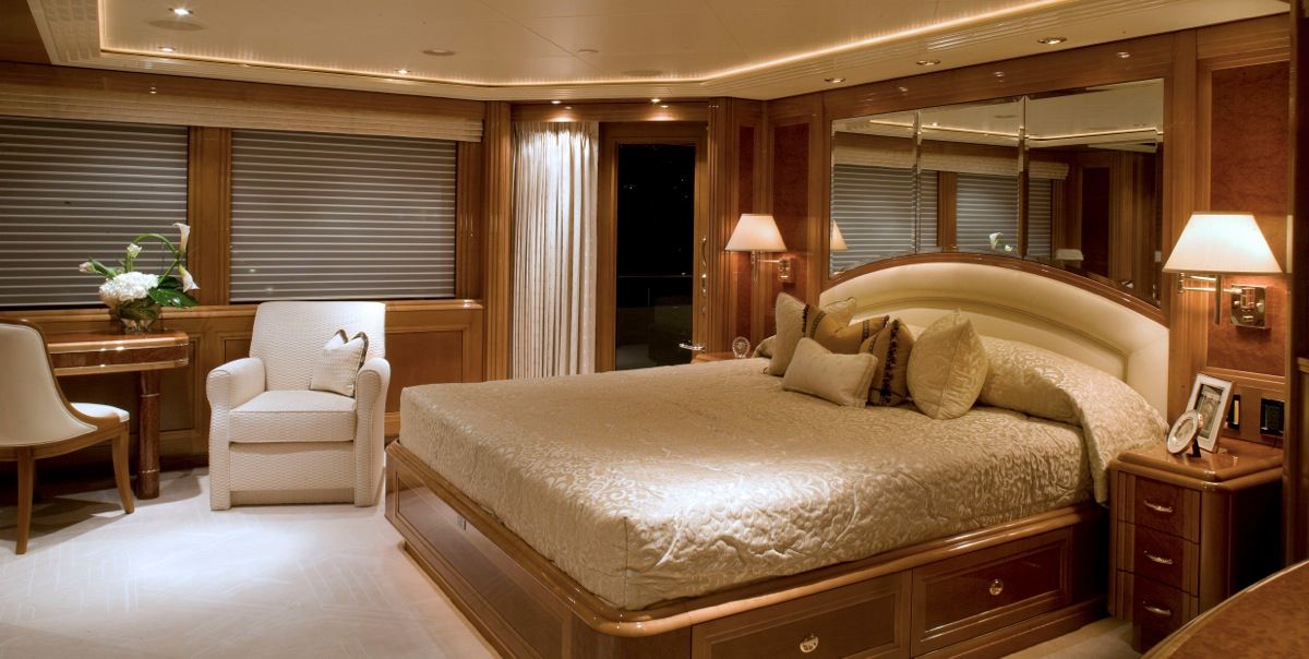 yacht Gigi interior