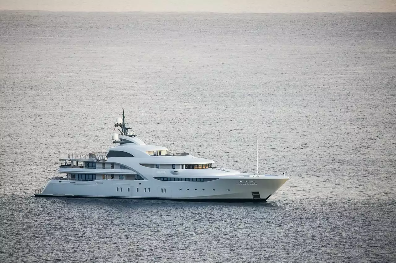 GRACEFUL Yacht • Blohm Voss • 2014 • 82m • Propriétaire Vladimir Poutine