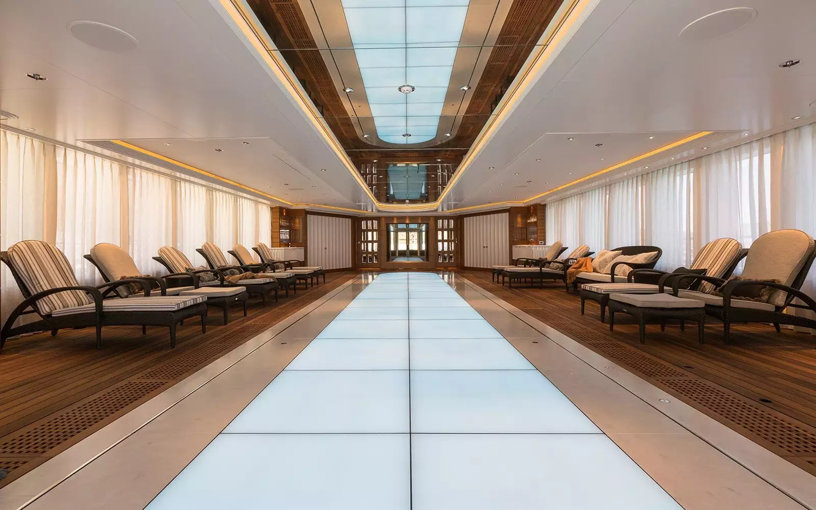 Yacht Anmutiges Interieur