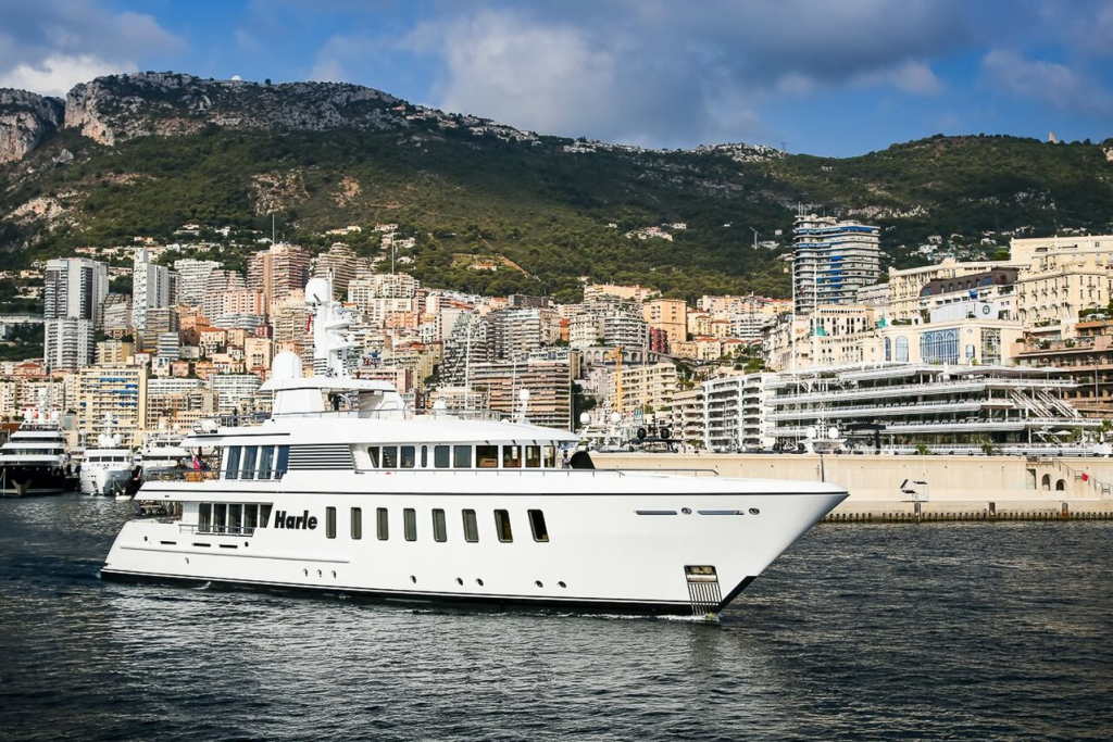 Yate HARLE • Feadship • 2007 • Propietario Michael Saylor