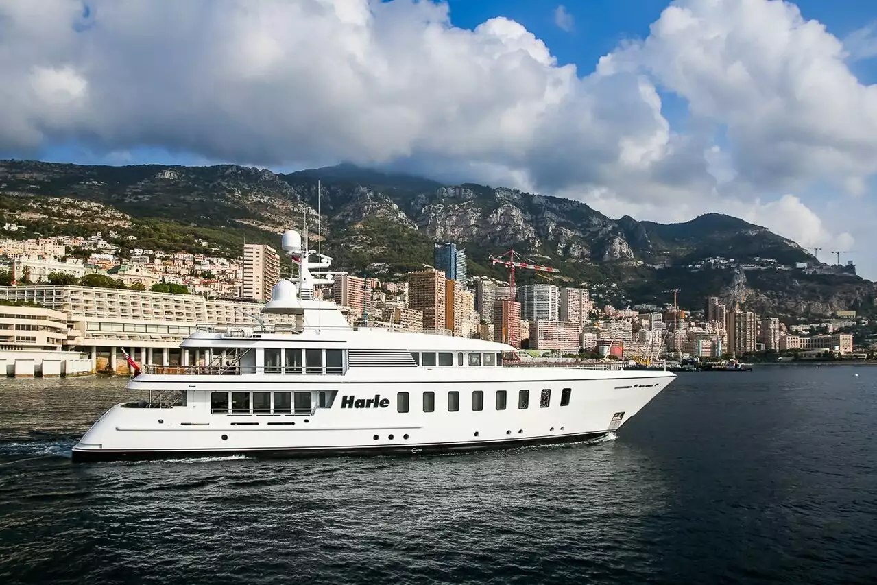 Yate HARLE • Feadship • 2007 • Propietario Michael Saylor