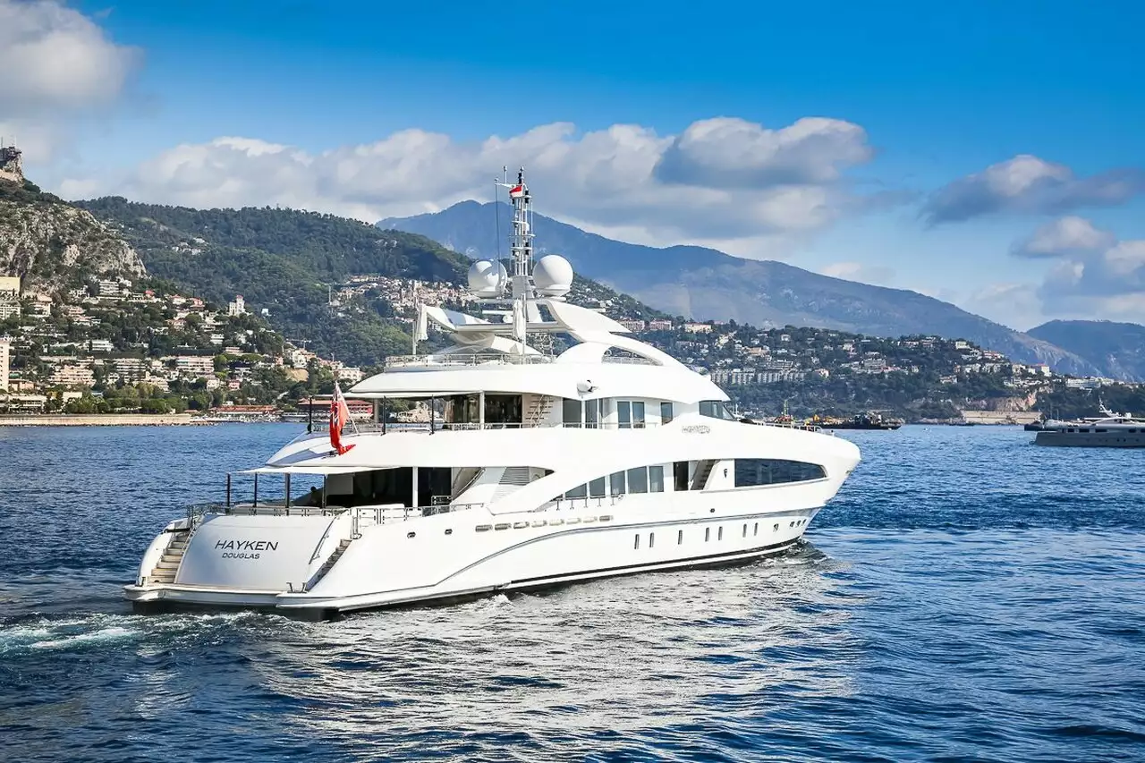 COMO Yacht • (Hayken) • Heesen • 2014 • Proprietário Neville Crichton
