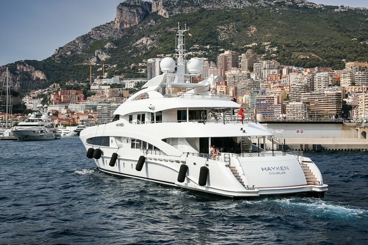 COMO Yacht • Heesen • 2014 • For Sale & For Charter