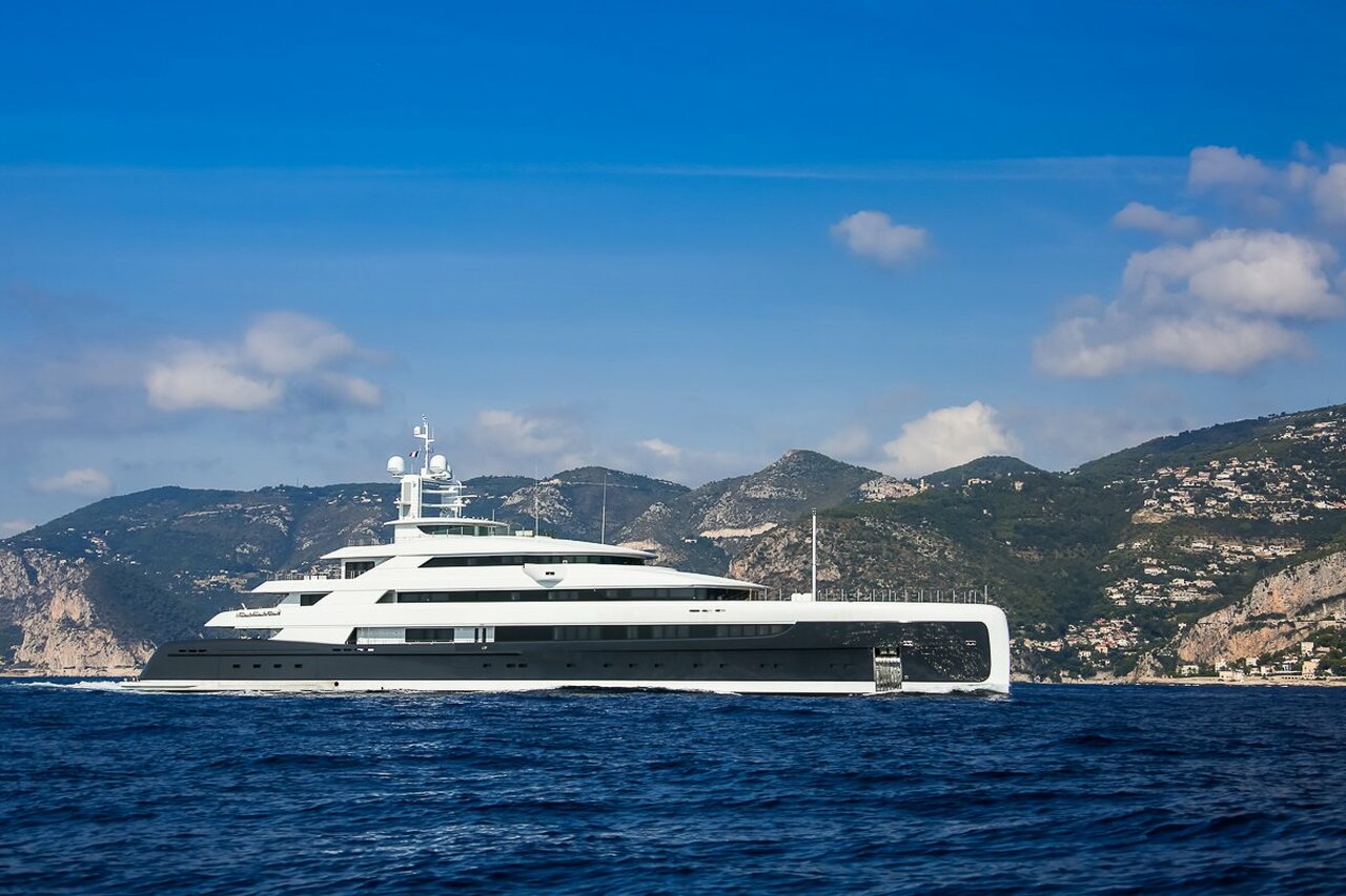 jacht Illusion Plus – 89m – Pride Mega Yachts