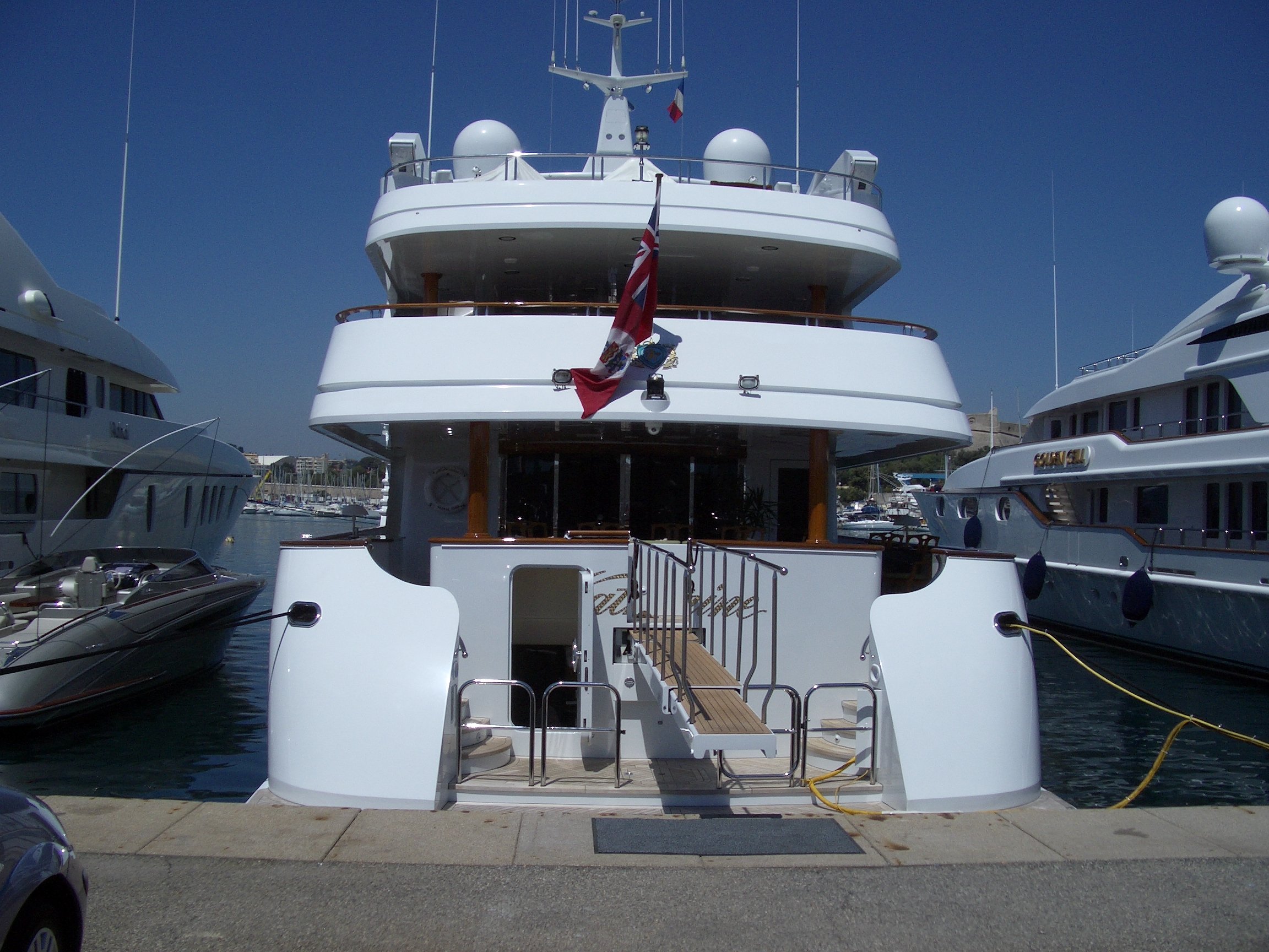 KATHARINE Yacht • CRN • 2000 • Proprietario Lee Anderson