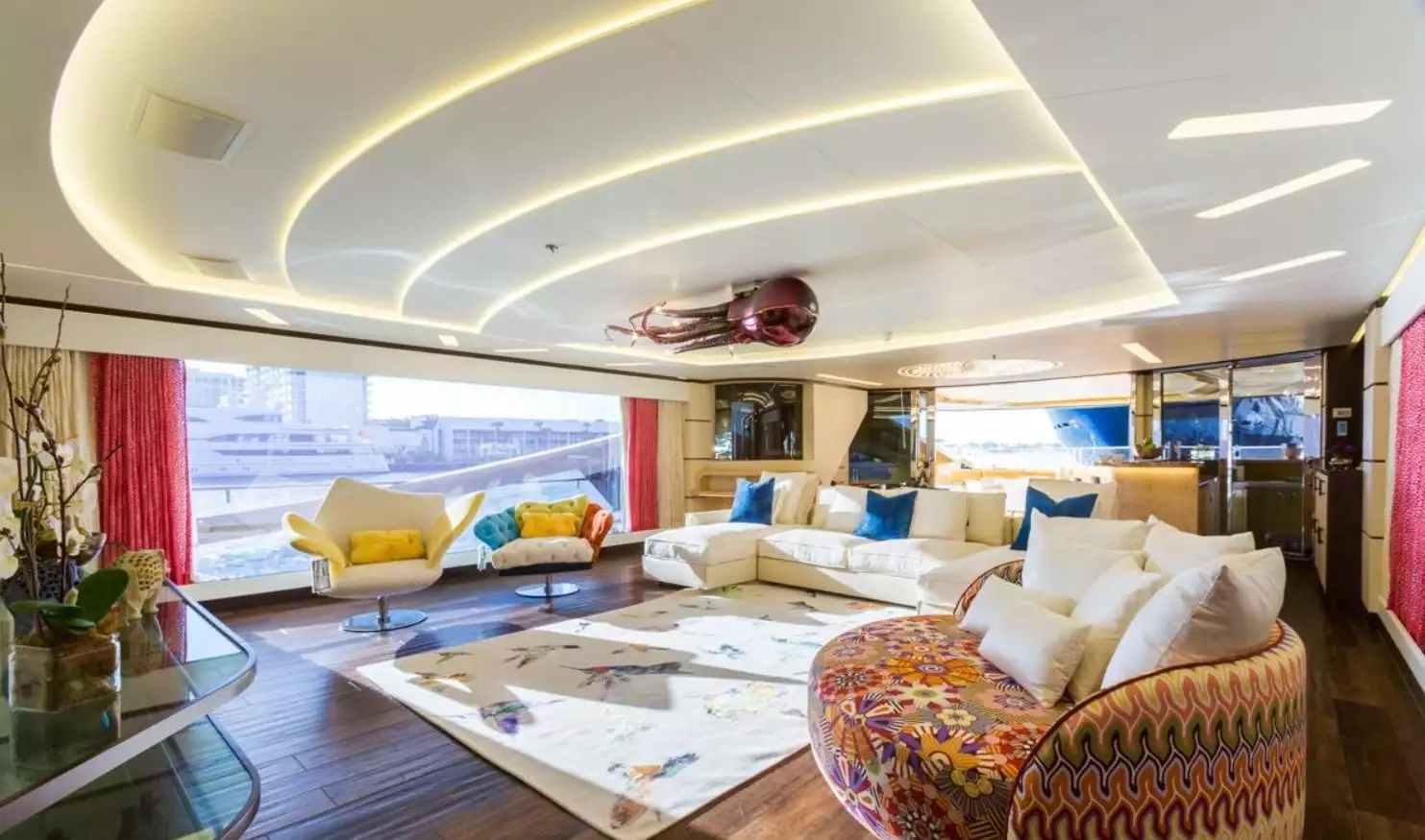 Interno di KHALILAH dell'yacht di Palmer Johnson