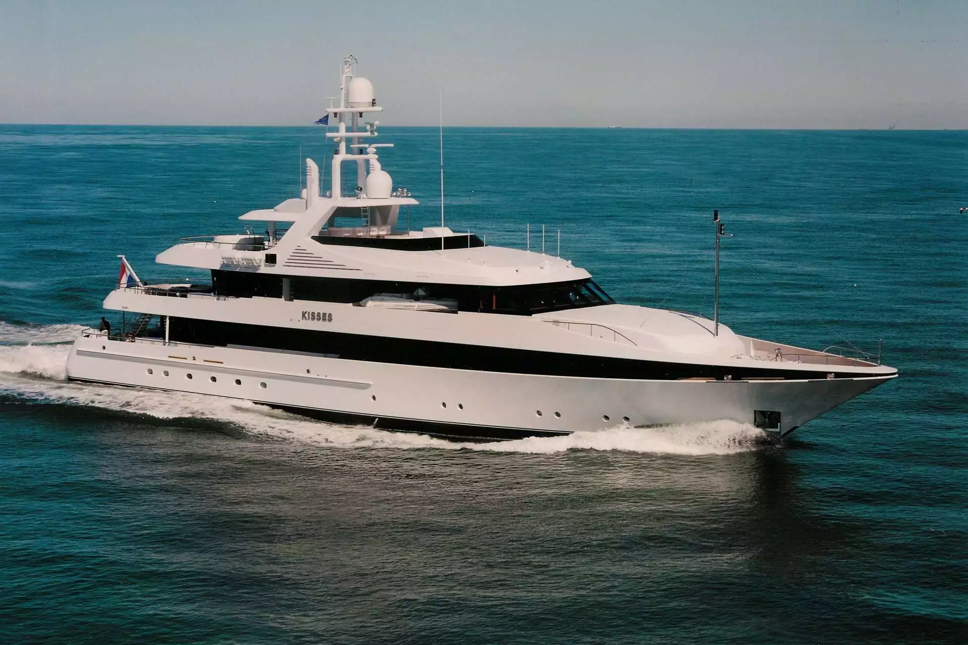 Yacht KISSES • Feadship • 2000 • propriétaire Norman Braman