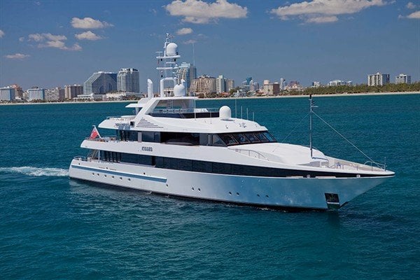 Yacht KISSES • Feadship • 2000 • propriétaire Norman Braman