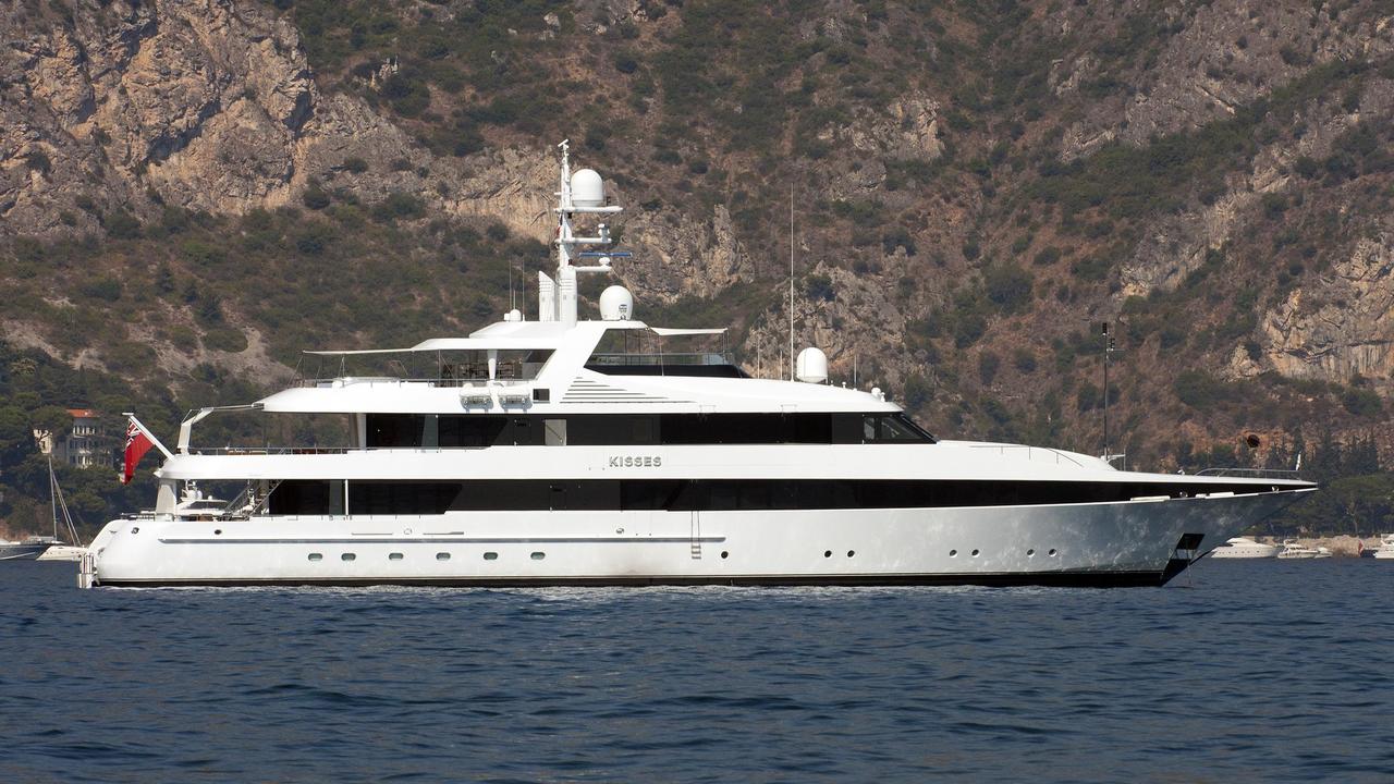 KISSES yate - Feadship - 2000 - propietario Norman Braman