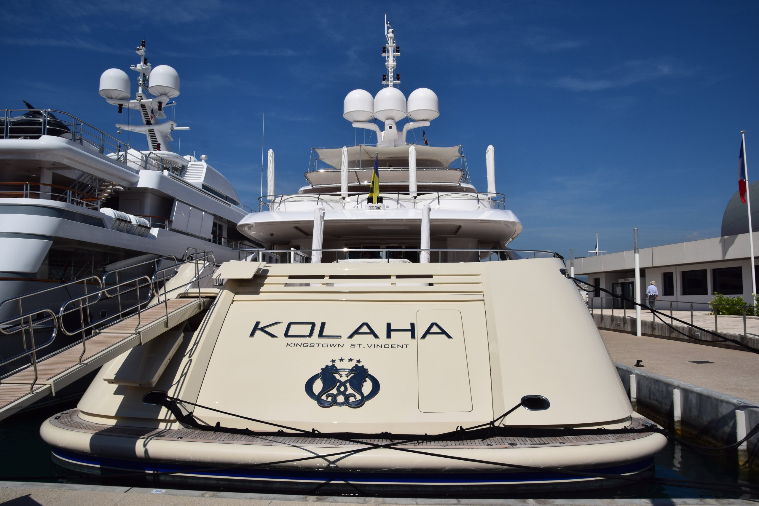 yacht kolaha owner