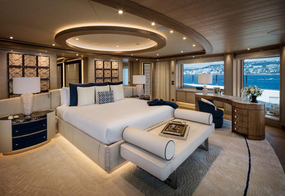 yacht Lady Jorgia interior 
