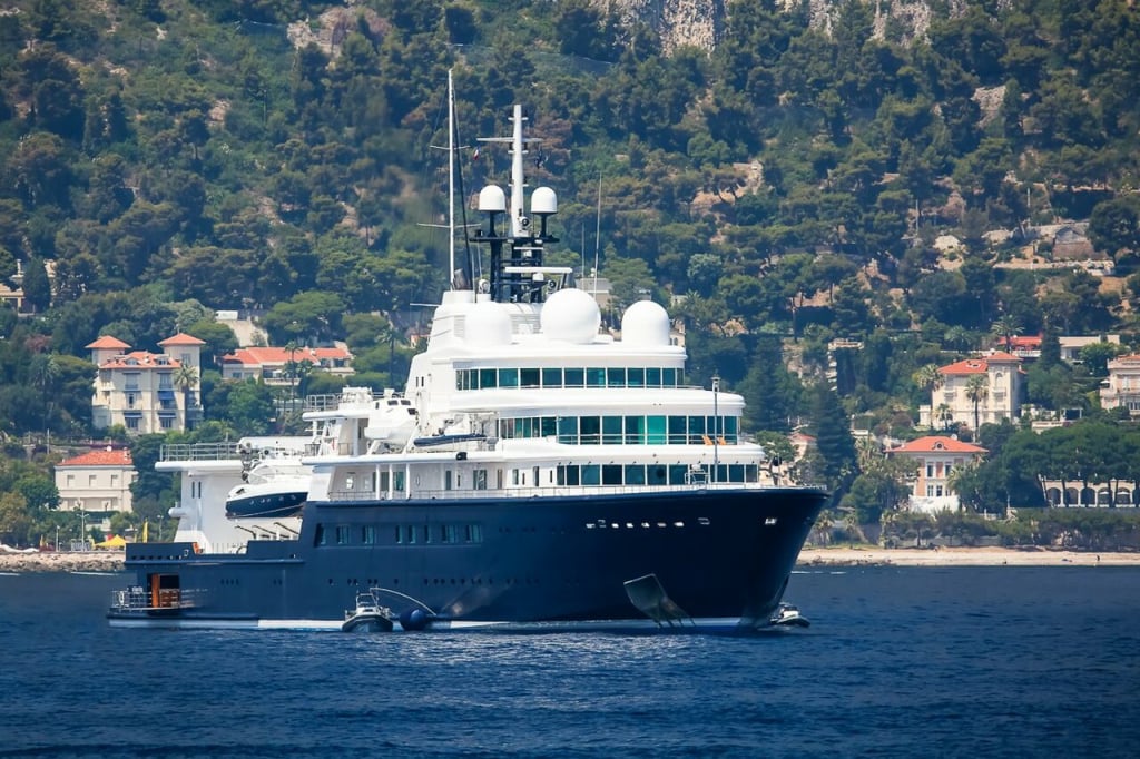 Inside Le Grand Bleu Yacht Bremer Vulkan 2000 Value 150m Owner Eugene Shvidler