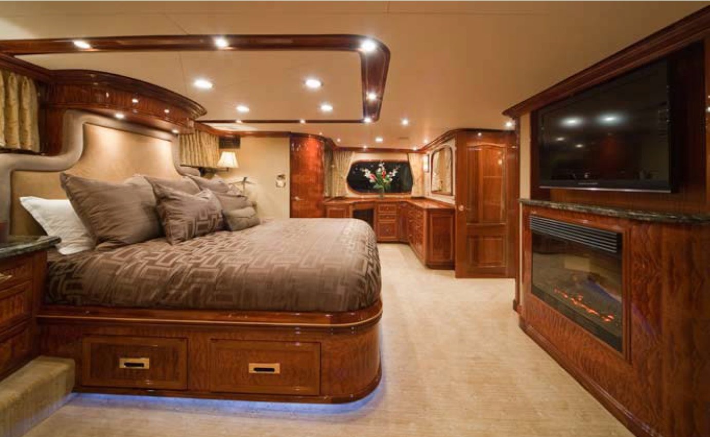 yacht Leight Star interior