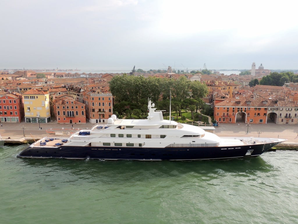 wexner yacht limitless