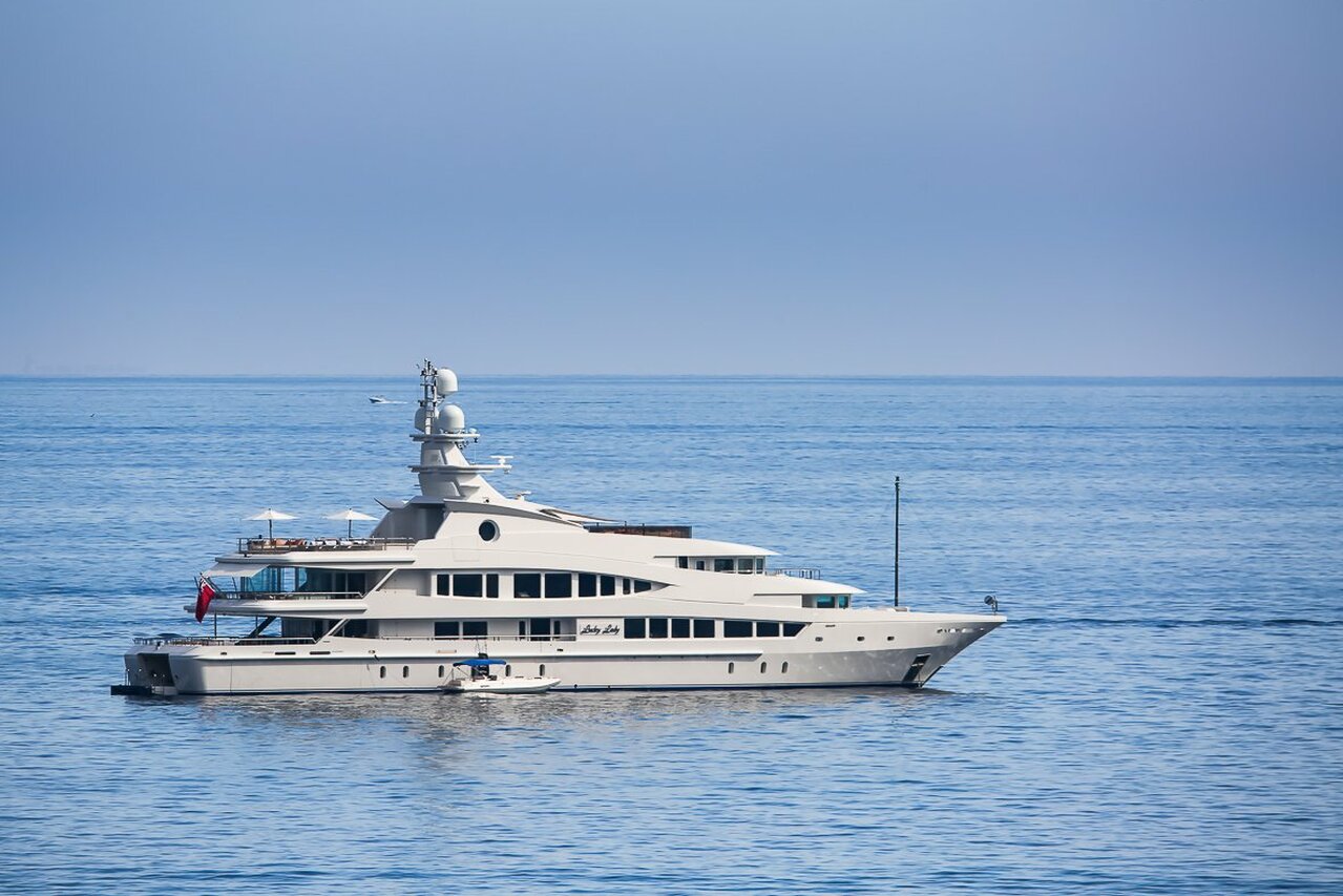 Yate LUCKY LADY • Oceanco • 2002 • Propietario Raymond Conrad