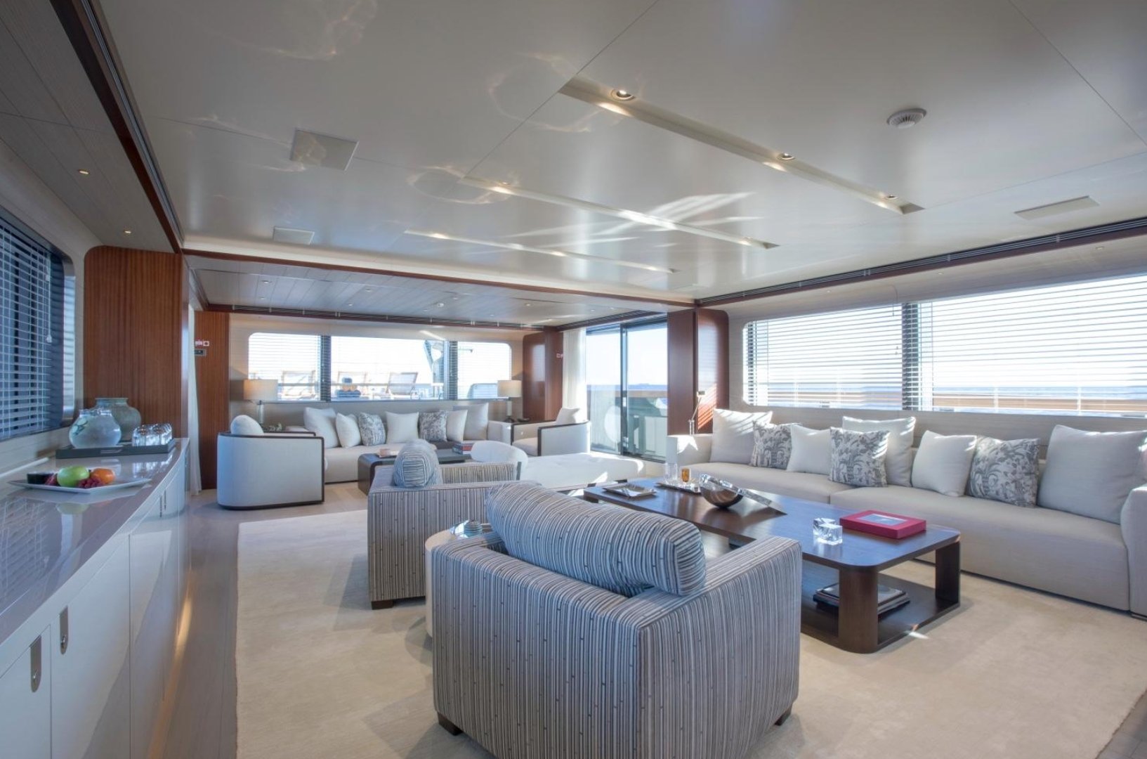 yacht Moka interior