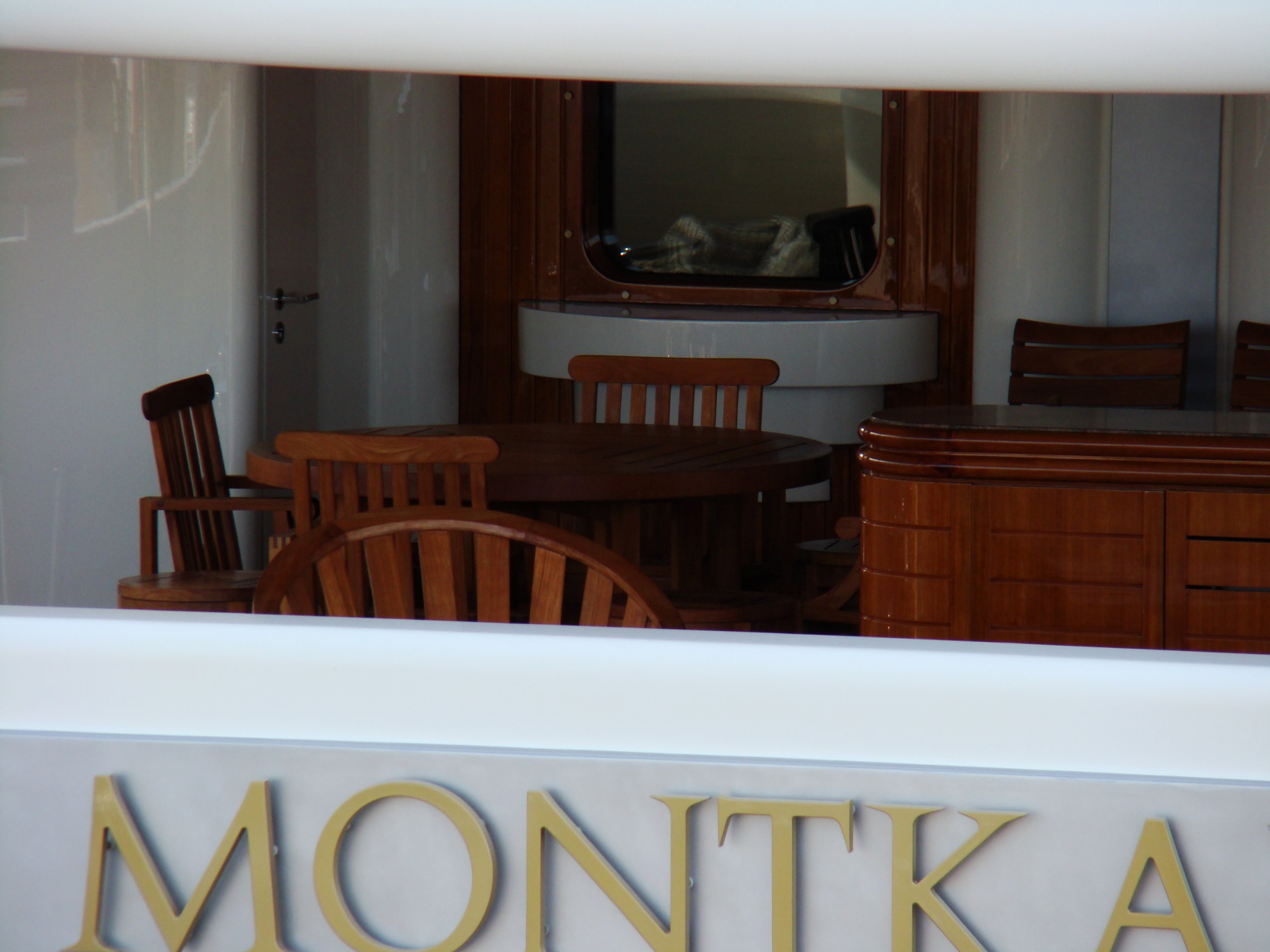 Innenraum der Amels-Yacht Montkaj