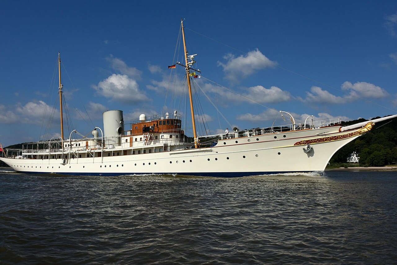 NAHLIN-Yacht • John Brown • 1930 • Besitzer James Dyson