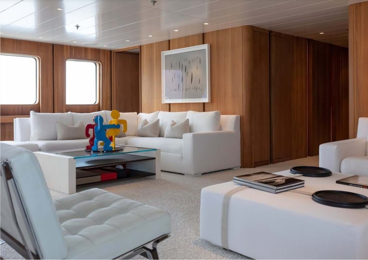 interno dell'yacht Olivia