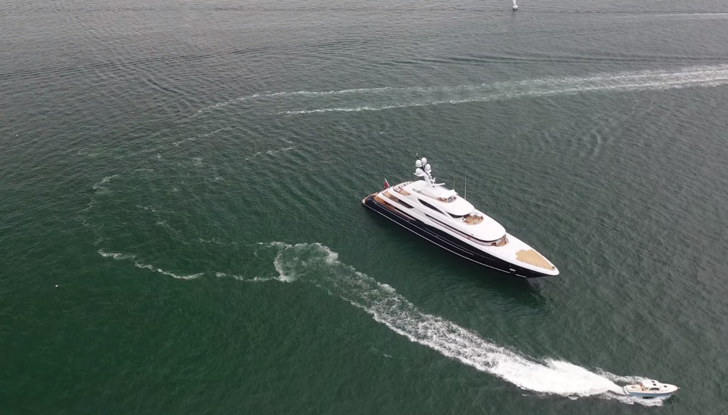 Yacht PODIUM • Feadship • 2020 • propriétaire Roger Penske