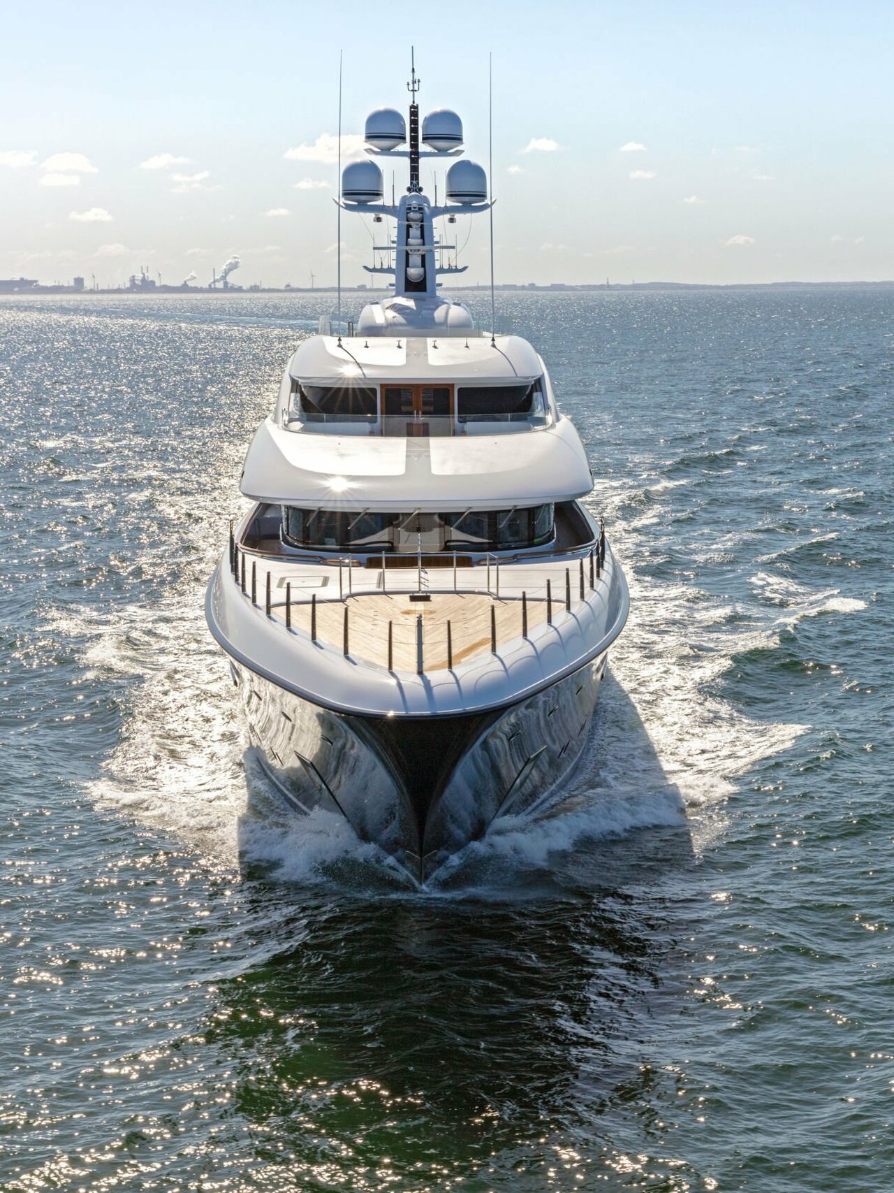 motor yacht podium owner