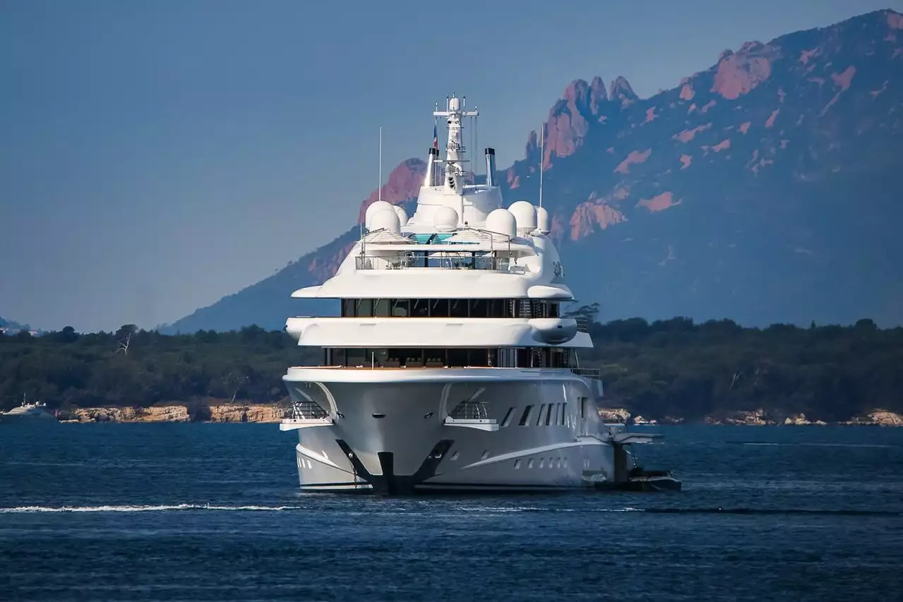 Yacht QUANTUM BLUE • Lurssen • 2014 • propriétaire Sergey Galitskiy