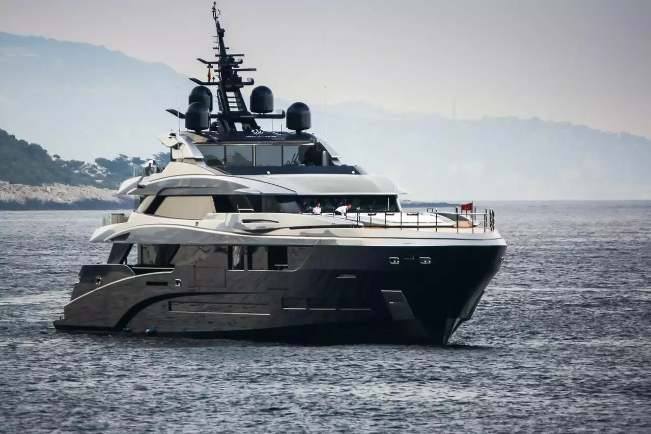 Sarastar jacht – 60m – Mondomarine