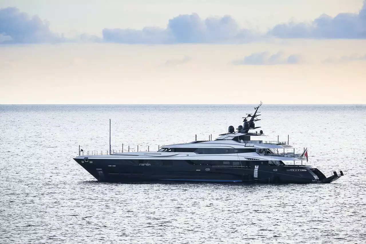 Sarastar jacht – 60m – Mondomarine