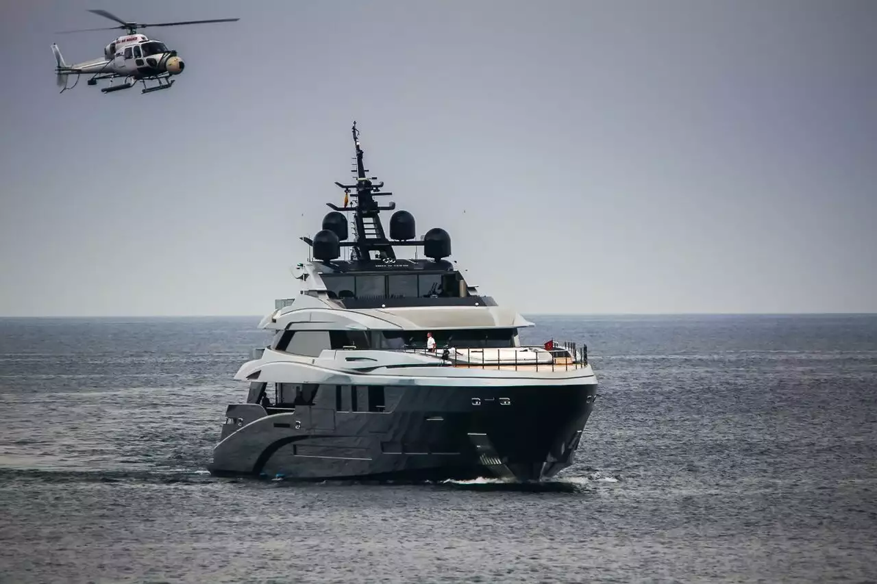 Yate Sarastar – 60m – Mondomarine