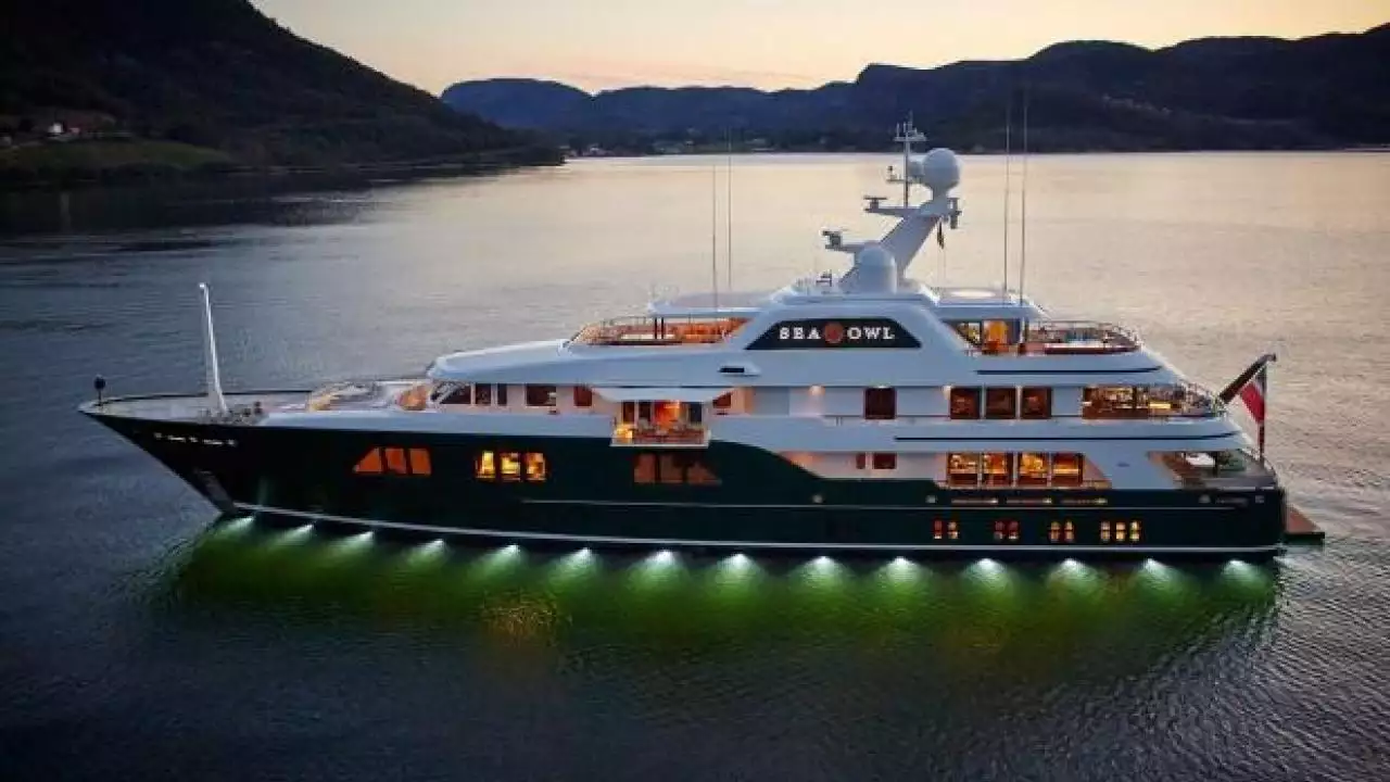 SEA OWL Yacht • Feadship • 2013 • المالك روبرت ميرسر