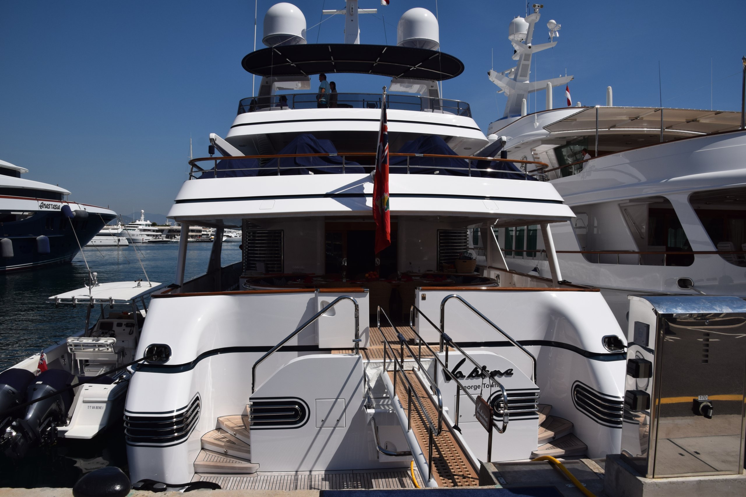 eric clapton yacht va bene