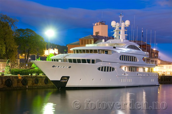 Яхта VIVE LA VIE • Lurssen • 2009 • Владелец Вилли Мишель