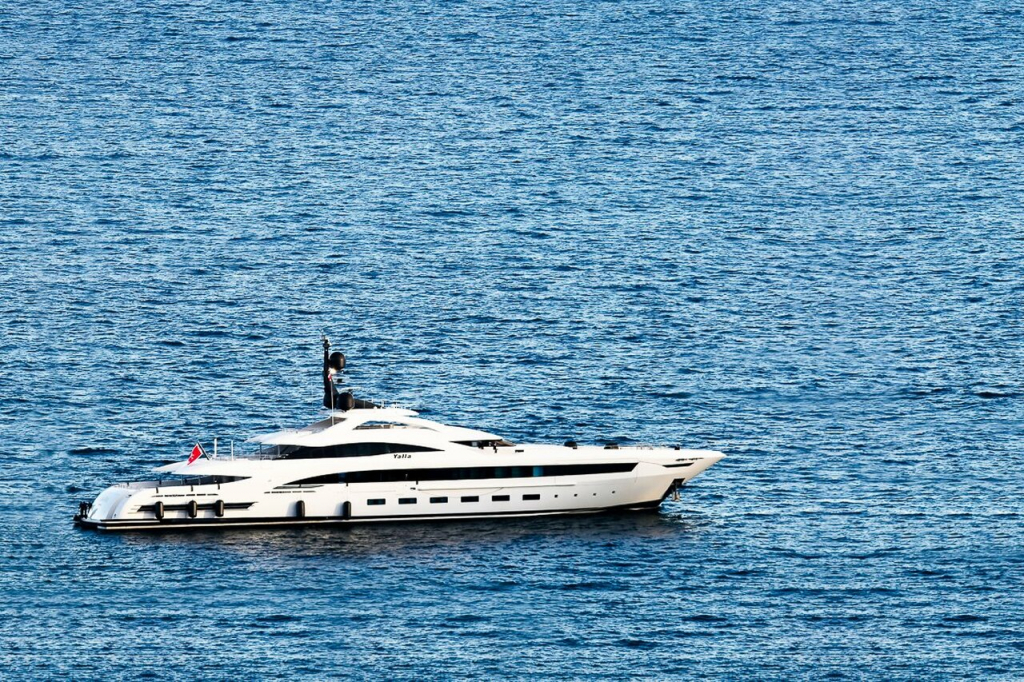 yalla yacht position