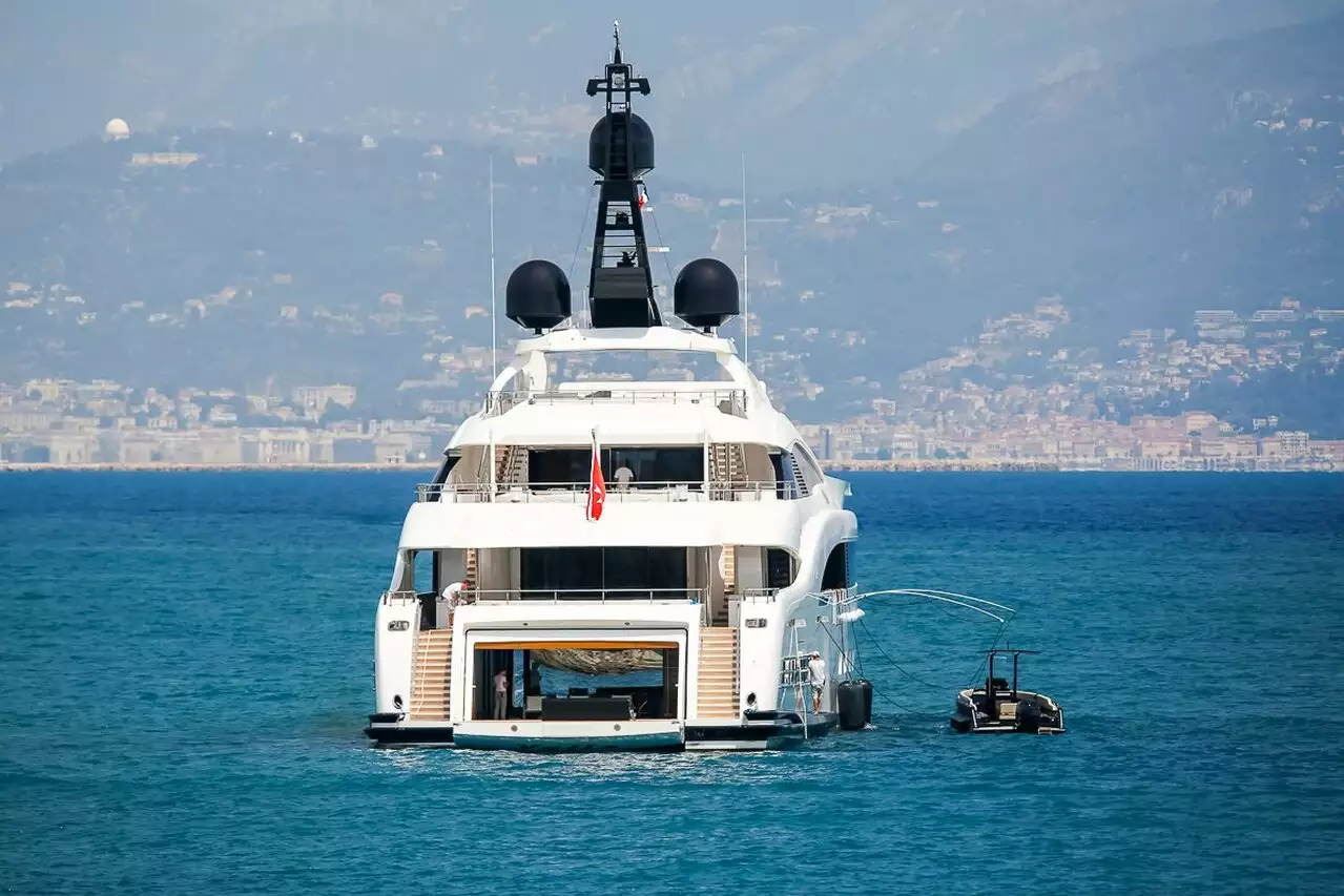yacht Yalla – 73m – CRN - Naquib Sawiris