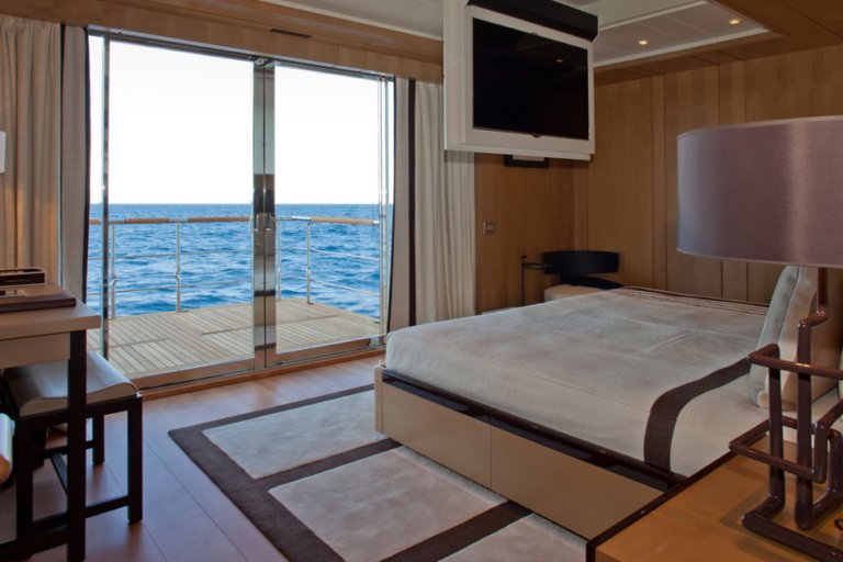 mimtee yacht interior
