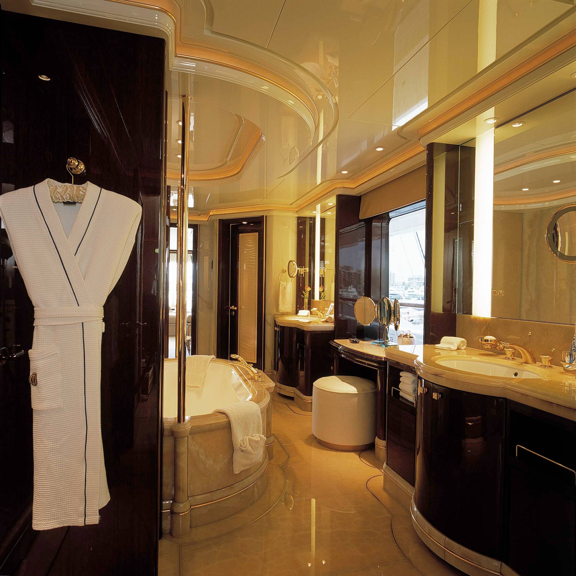 yacht Ilona interior