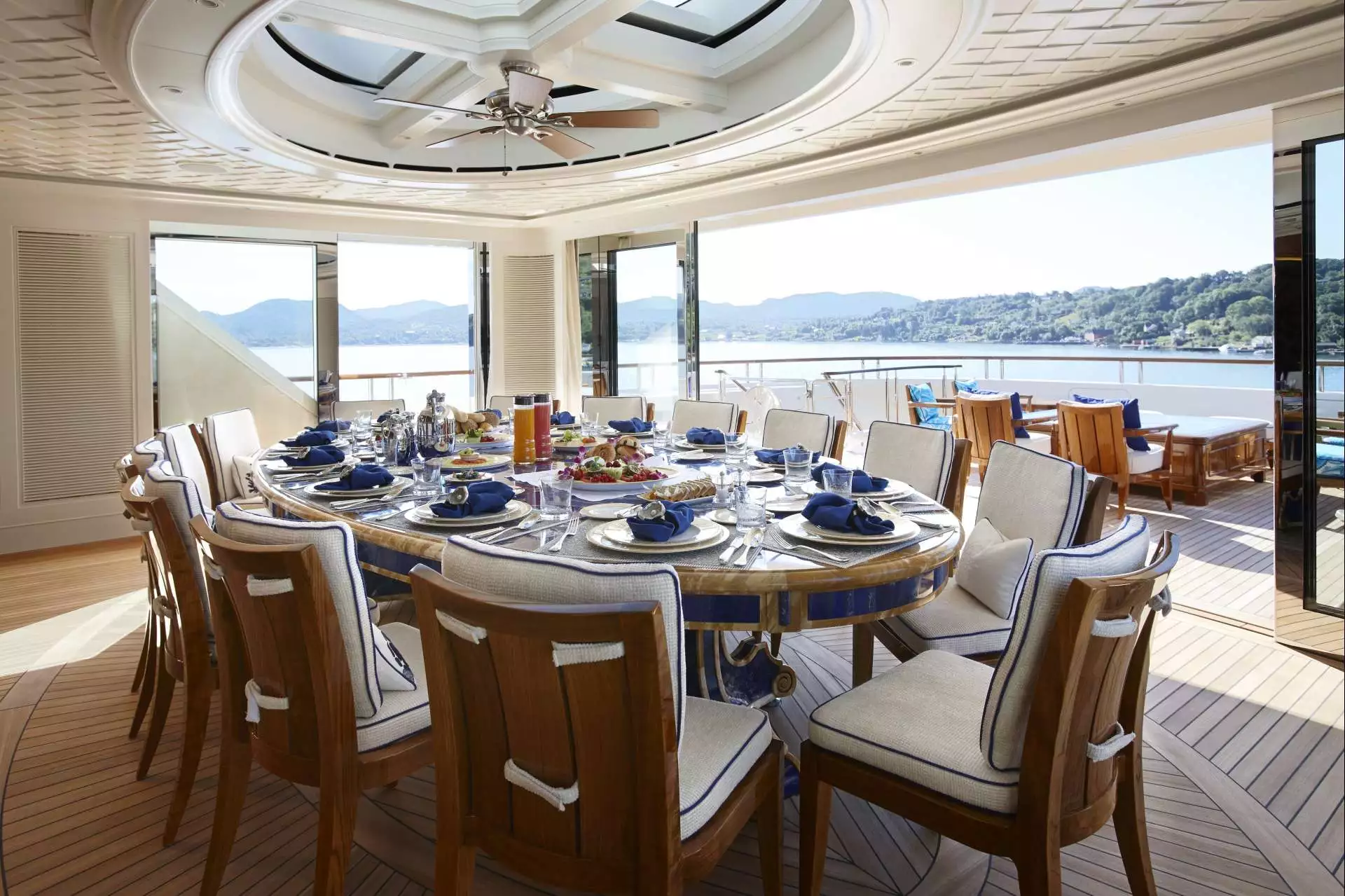 yacht Sea Owl interior