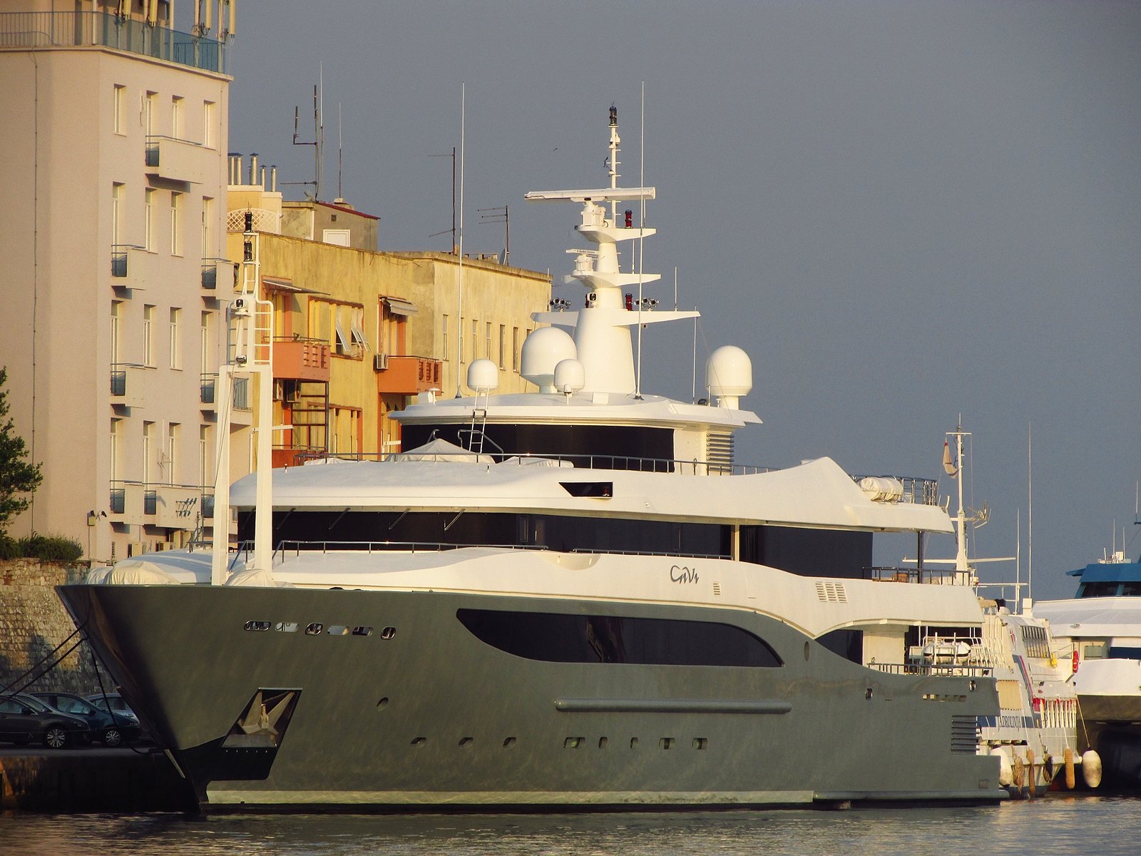 CONSTANCE Yacht • CRN • 2006 • Sahibi Alan Dabbiere