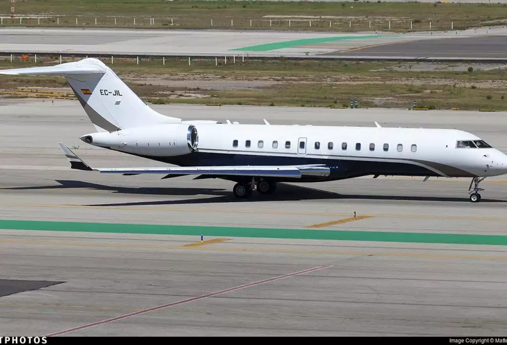 EC-JIL Global Express Isak Andic (مانجو)