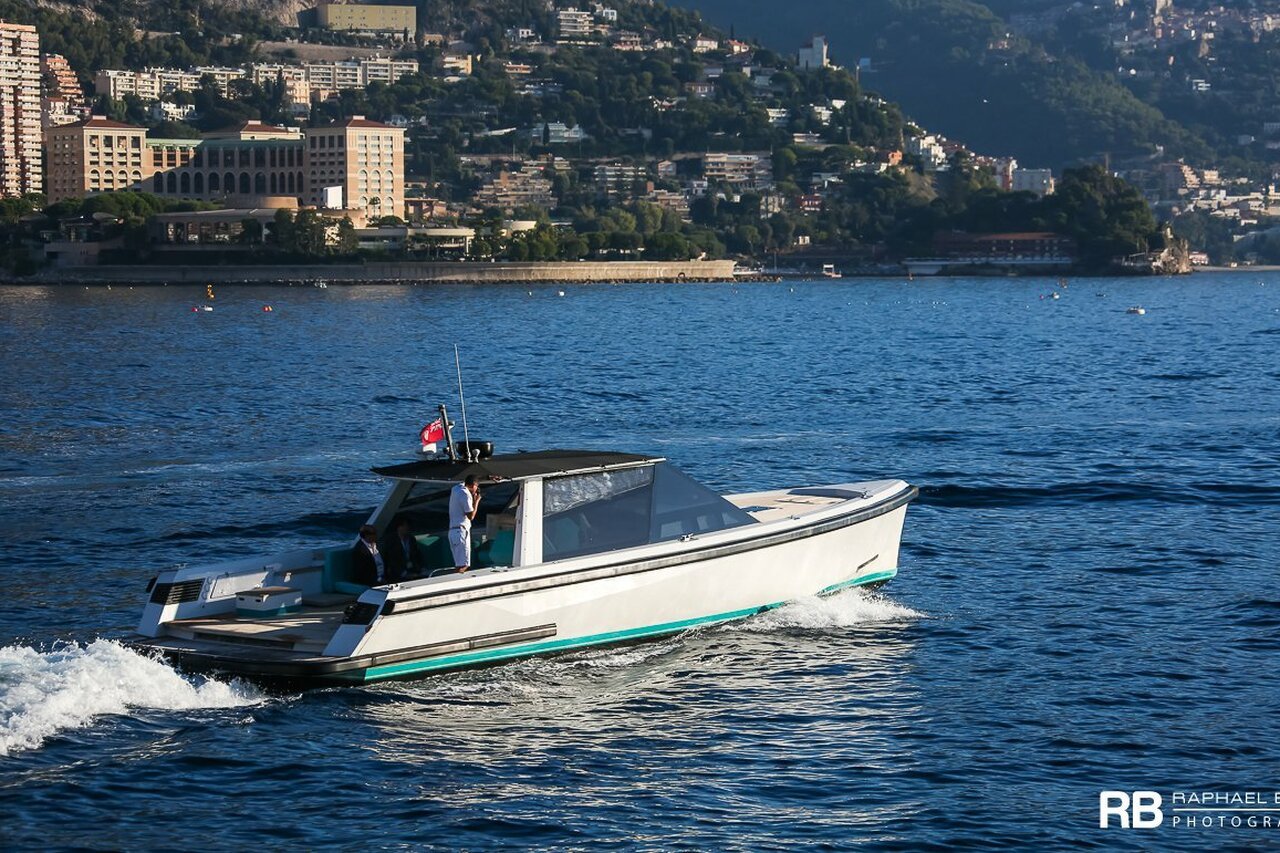 Giaguaro – Lady Marina'ya Tender (Wally Tender 47) – 15m